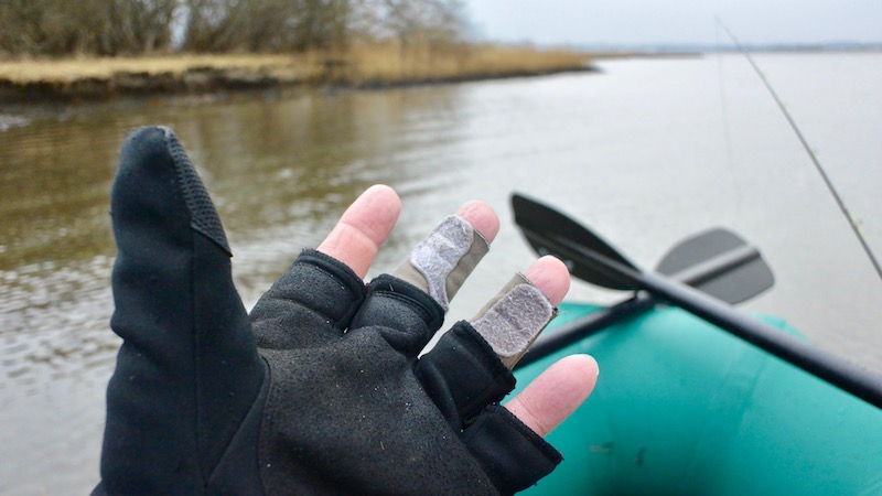 Vinterfiskeri 170110 lergrav handske