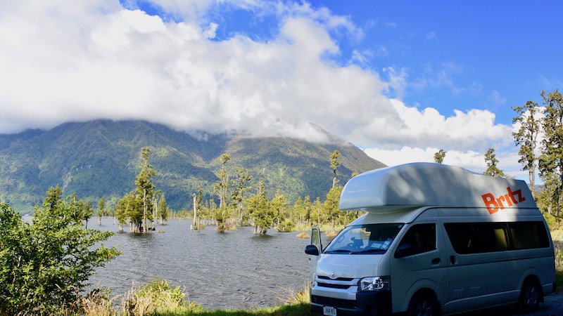 Camper ved Lake Brunner 170202 lake brunner high camper