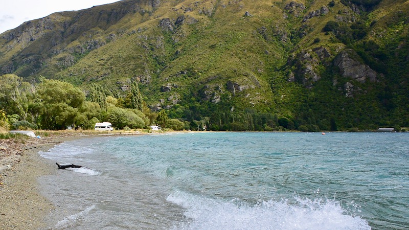 Uroligt vand 170206 lake wakatipu strand camper