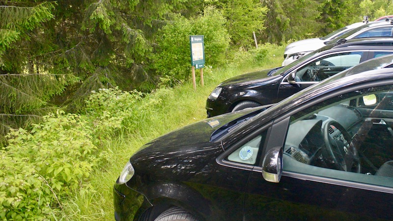 Parkering ved Hængebroen 170629 rena upstream bridge parking