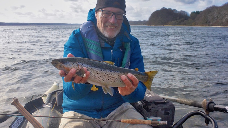 Henrik Leth ved Mariager Fjord 190323 stinesminde hl trout