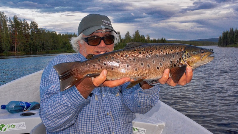 Rune Hansen med Rena Ørred 190717 rena guide rune trout