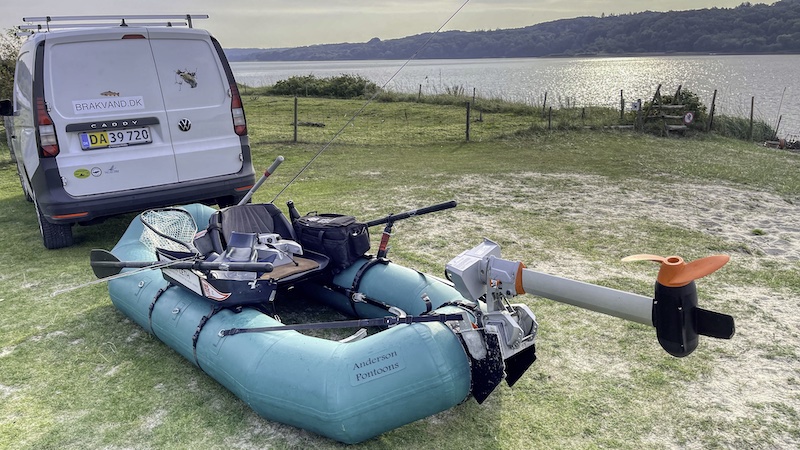 220923 bramslev bil boat