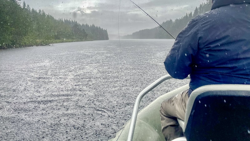 Regnbyge på den øvre del at Rødsbakken 240704 rena regn red