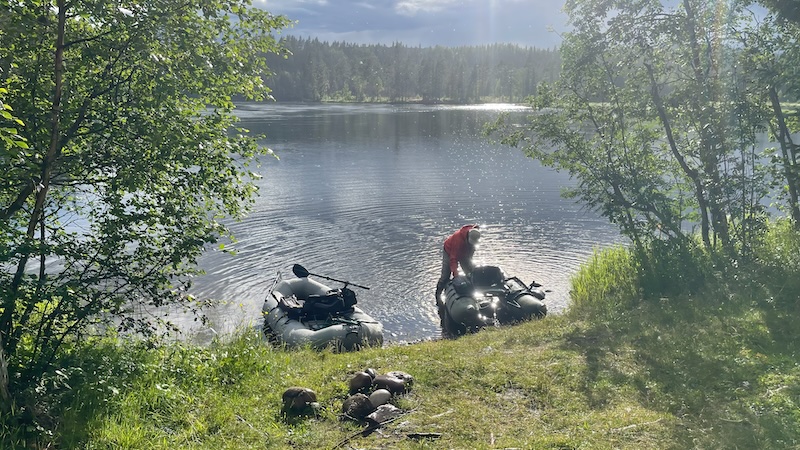 Pontonbåde ved Rena 240706 rena shelter