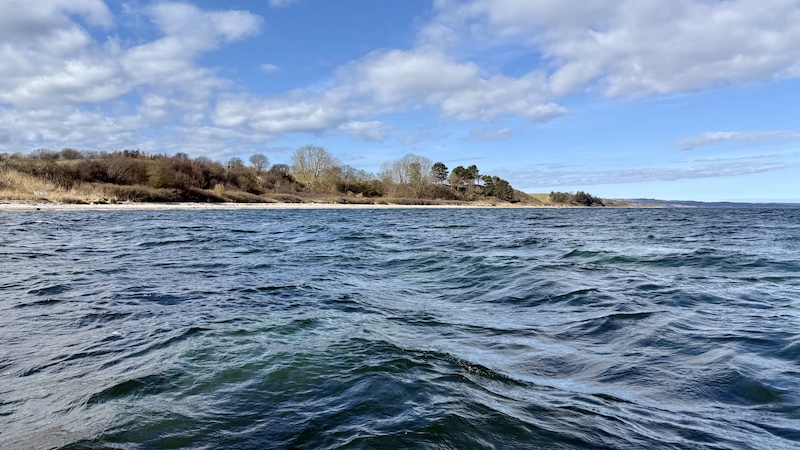 Kysten ved Esby 250316 esby waves